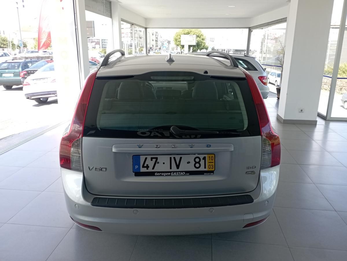volvo-v50-2010-diesel-1560cc