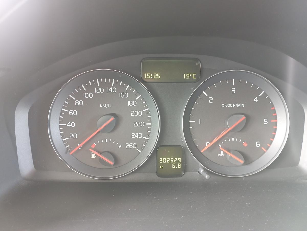 volvo-v50-2010-diesel-1560cc
