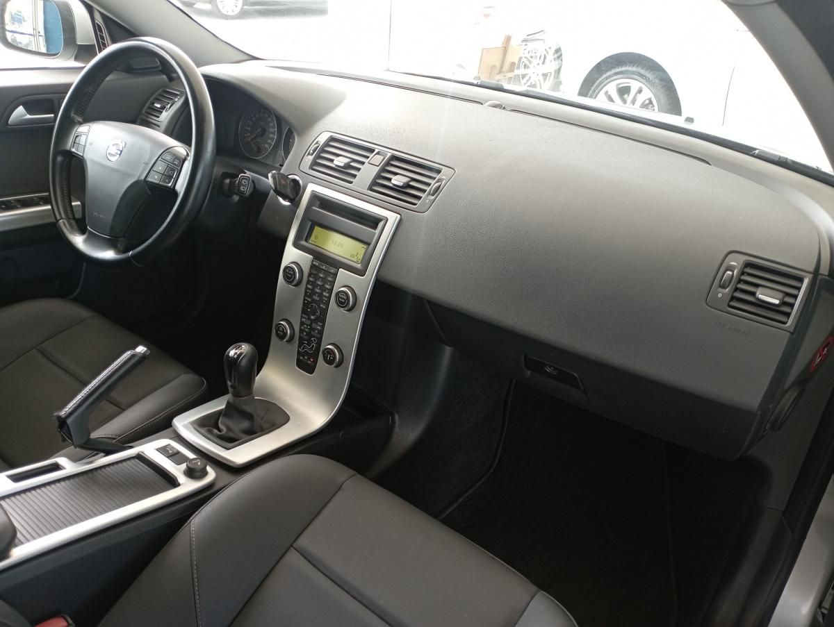 volvo-v50-2010-diesel-1560cc
