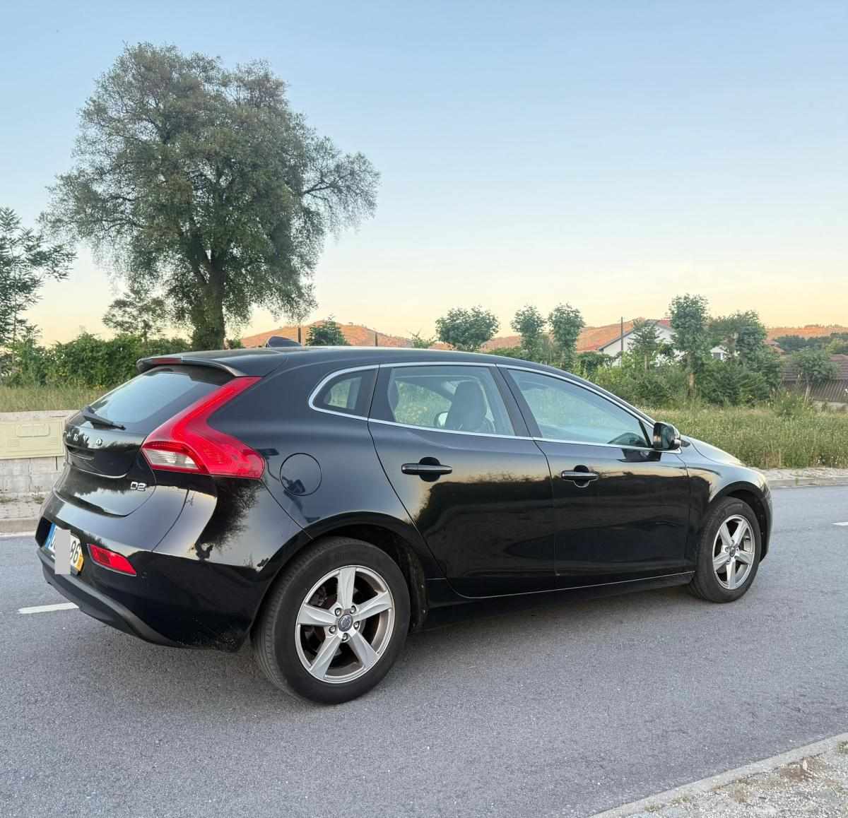 volvo-v40-2013-diesel-1560cc