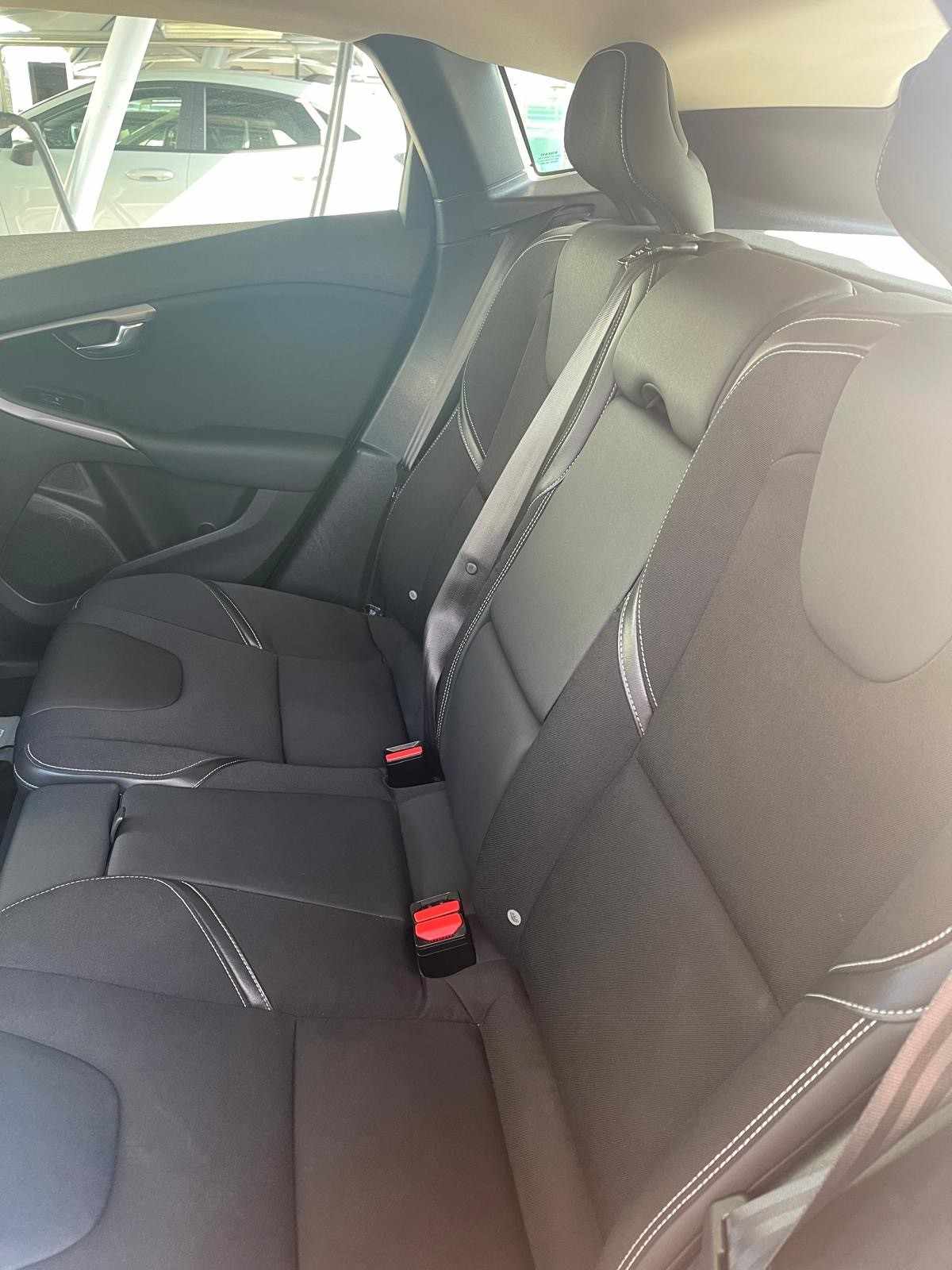 volvo-v40-2013-diesel-1560cc