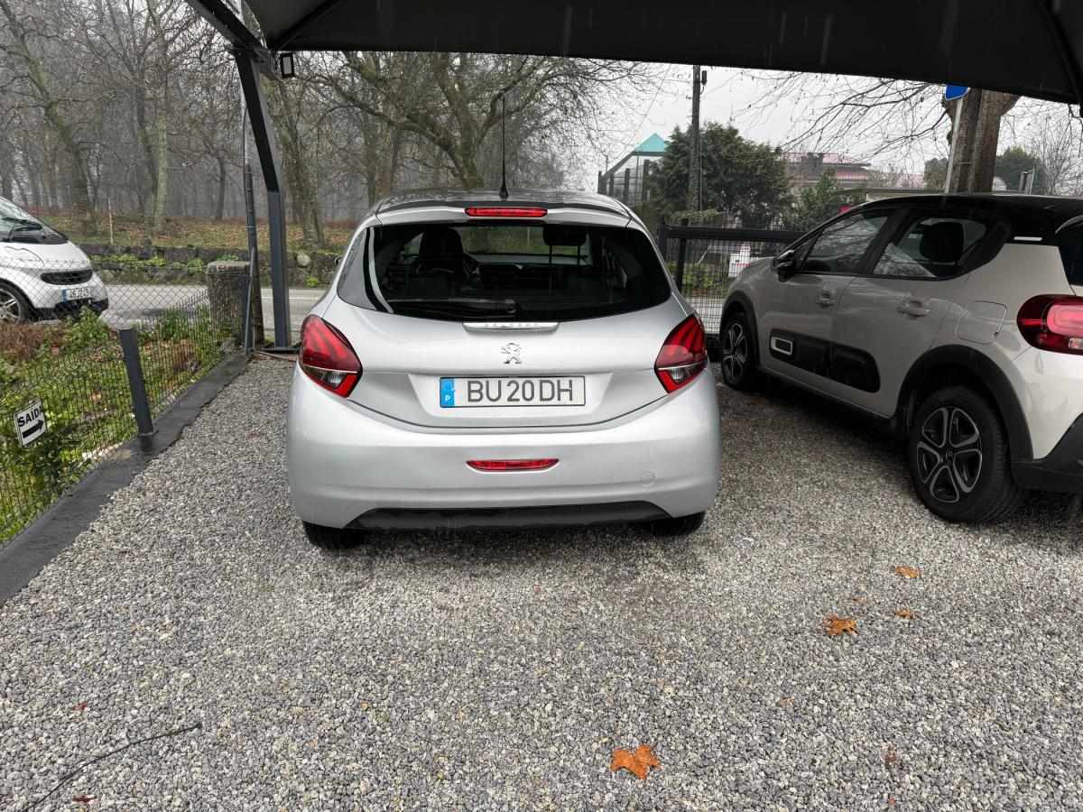 peugeot-208-2016-gasolina-1199cc