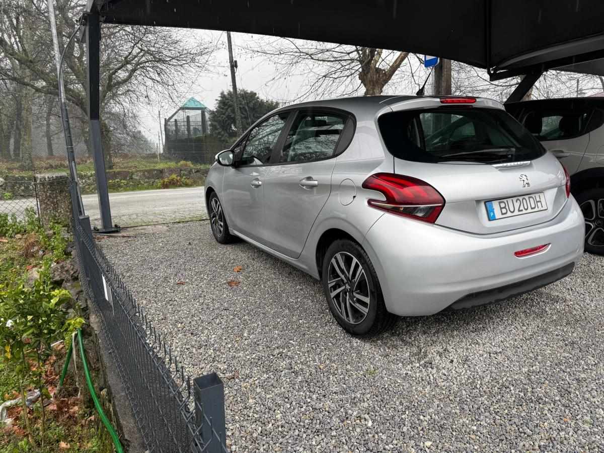 peugeot-208-2016-gasolina-1199cc