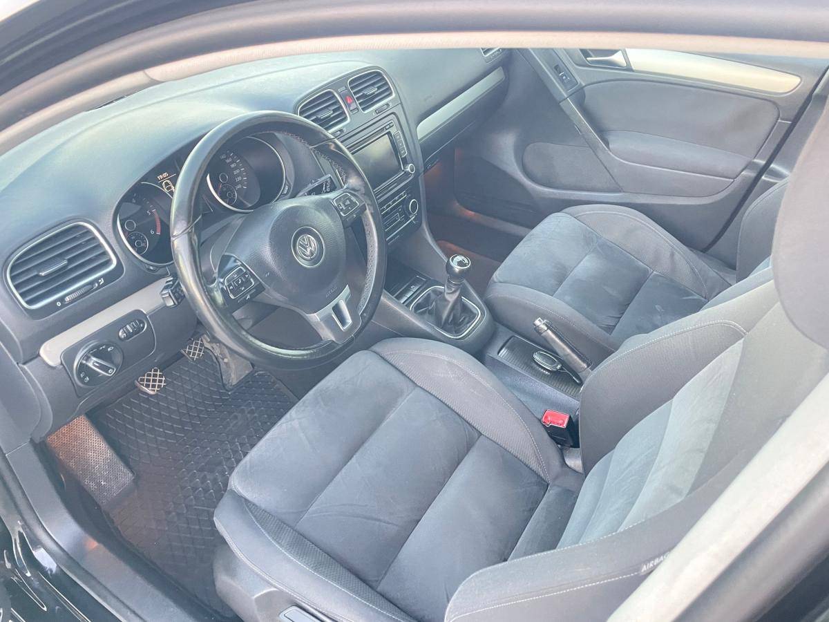 volkswagen-golf-2011-diesel-1598cc