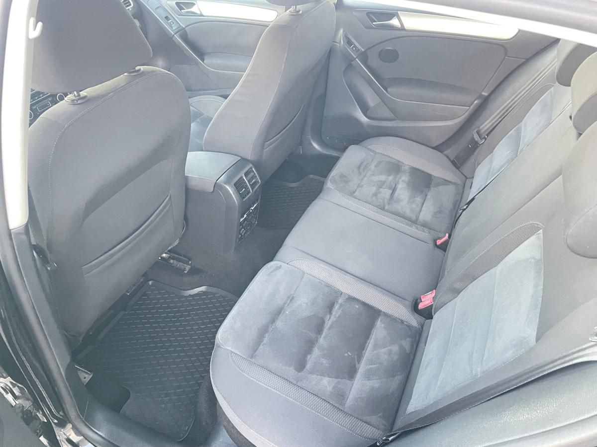 volkswagen-golf-2011-diesel-1598cc