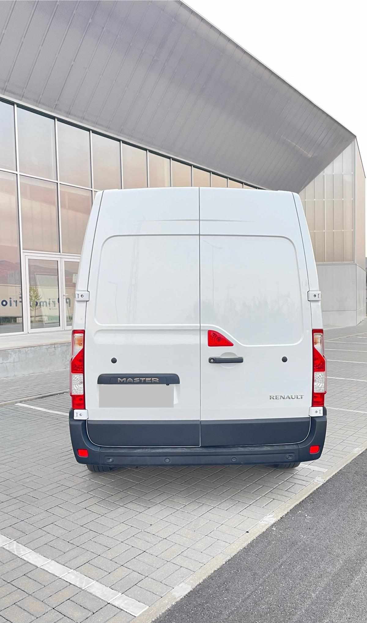 renault-master-2024-diesel-2299cc