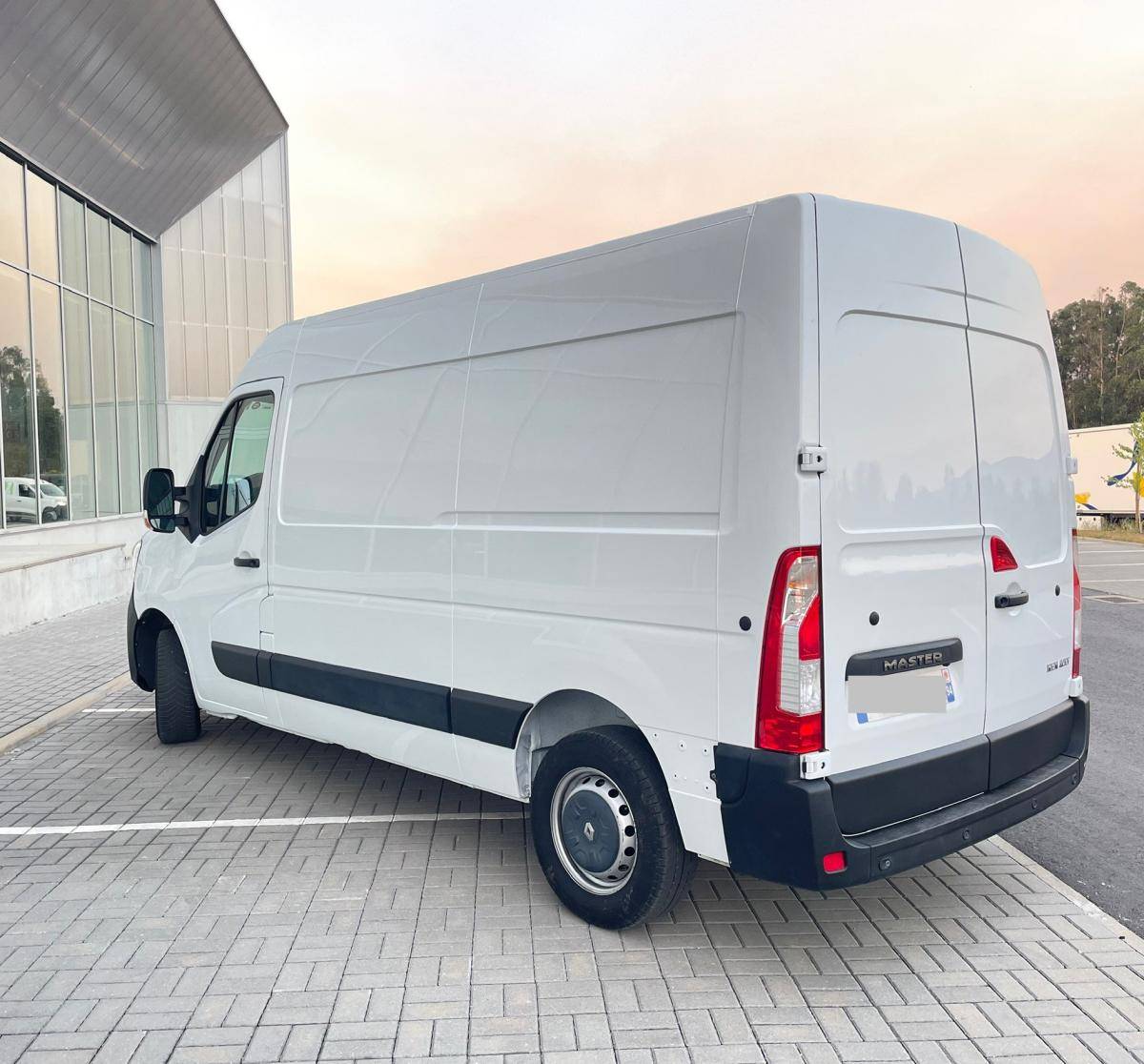 renault-master-2024-diesel-2299cc