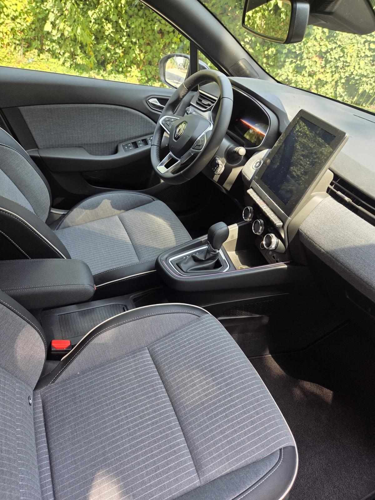 renault-clio-2023-hibrido-a-gasolina-1598cc