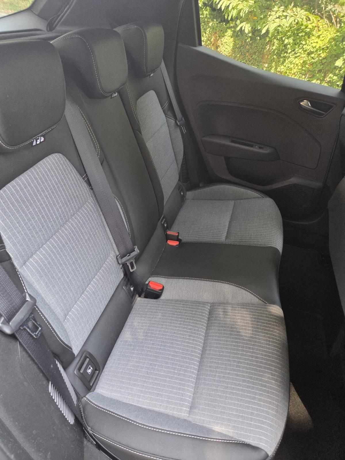renault-clio-2023-hibrido-a-gasolina-1598cc