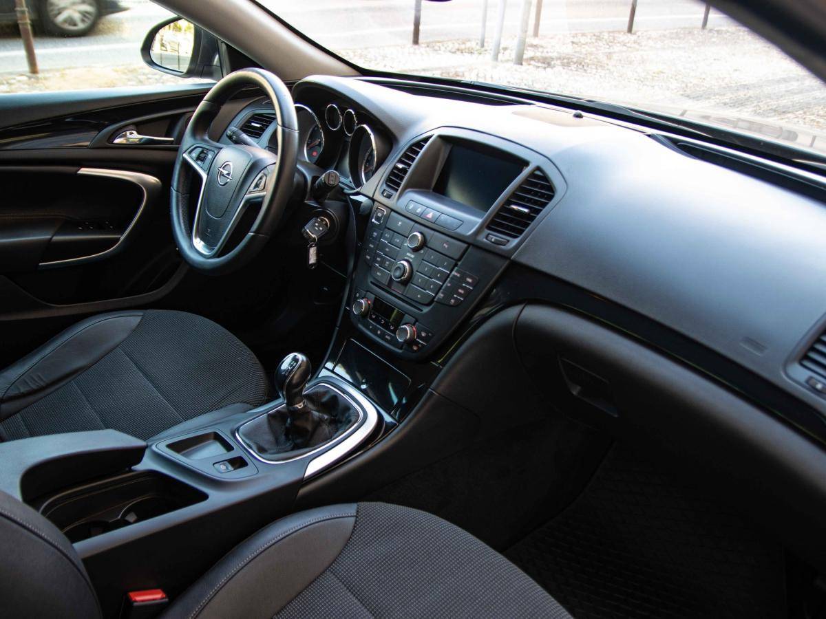 opel-insignia-sports-tourer-2013-diesel-1956cc