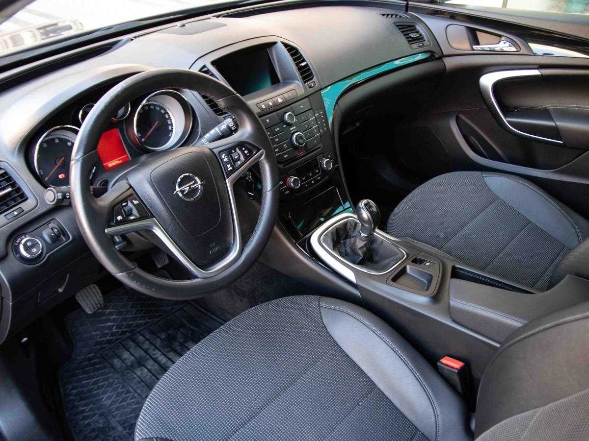 opel-insignia-sports-tourer-2013-diesel-1956cc