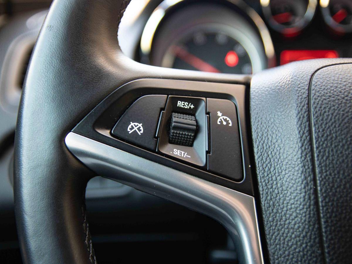 opel-insignia-sports-tourer-2013-diesel-1956cc