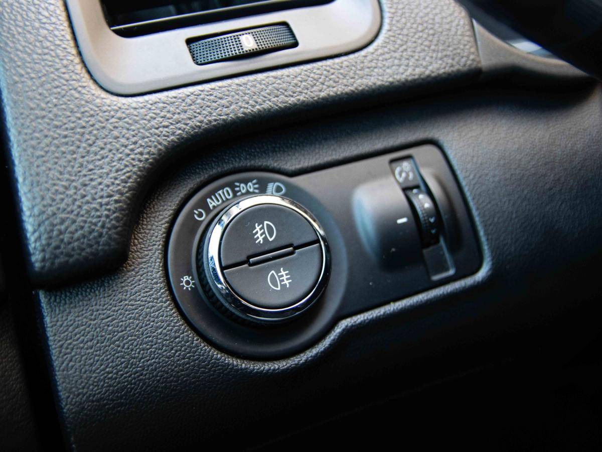 opel-insignia-sports-tourer-2013-diesel-1956cc