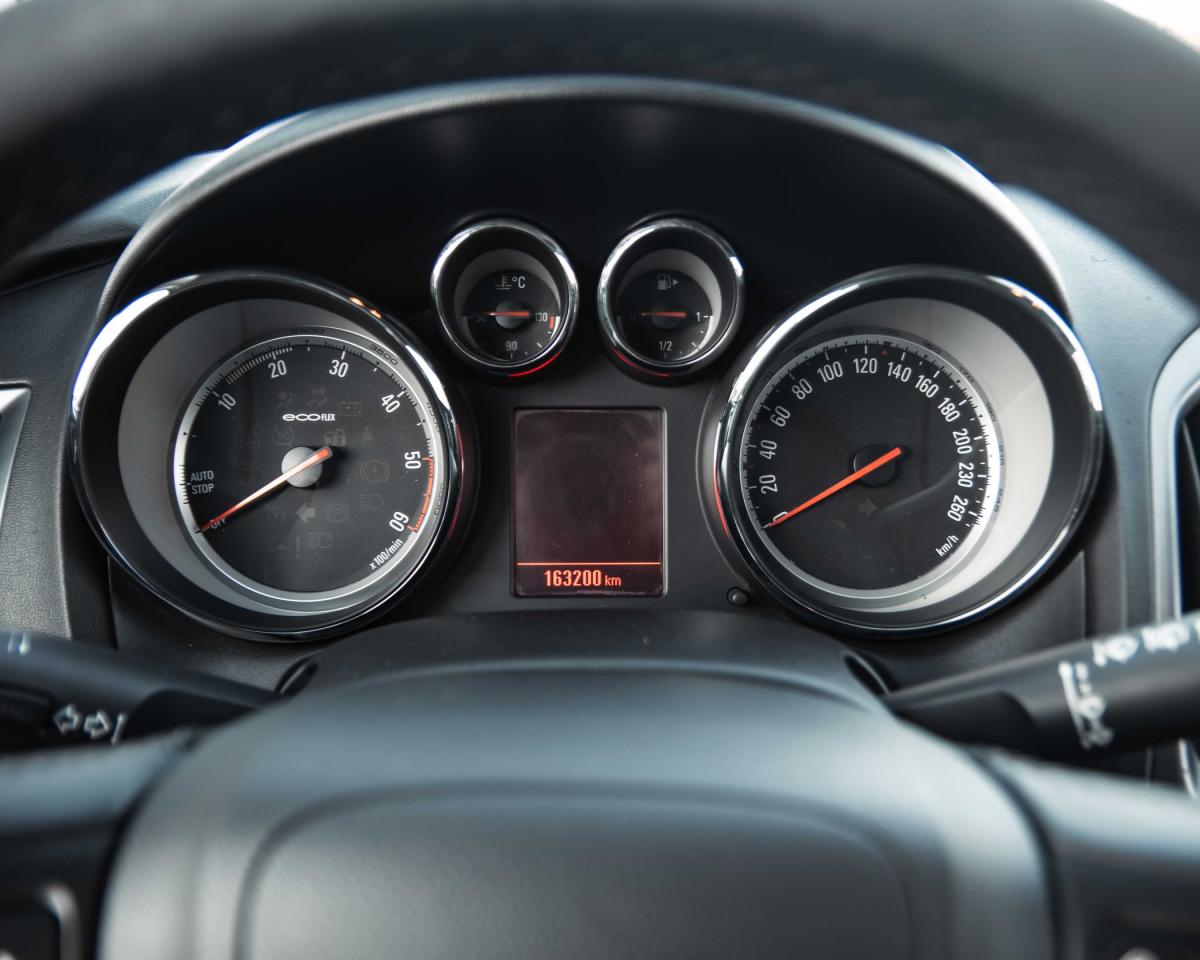 opel-astra-2014-diesel-1686cc