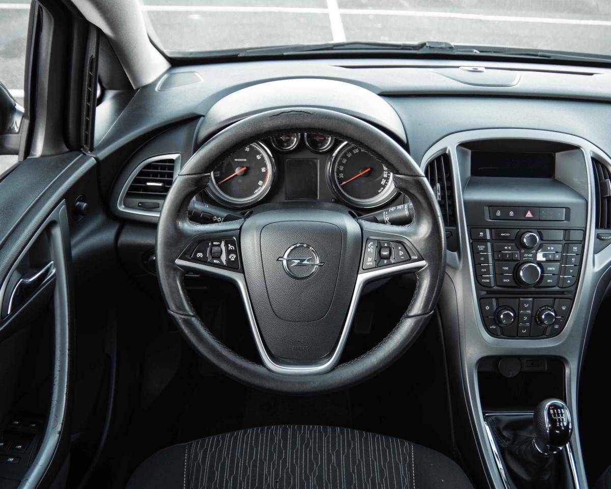 opel-astra-2014-diesel-1686cc