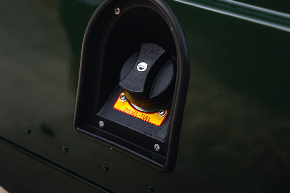 land-rover-defender-1995-diesel-2495cc