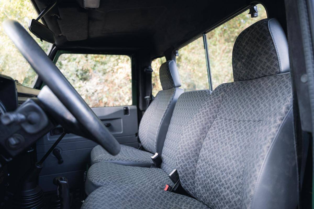 land-rover-defender-1995-diesel-2495cc