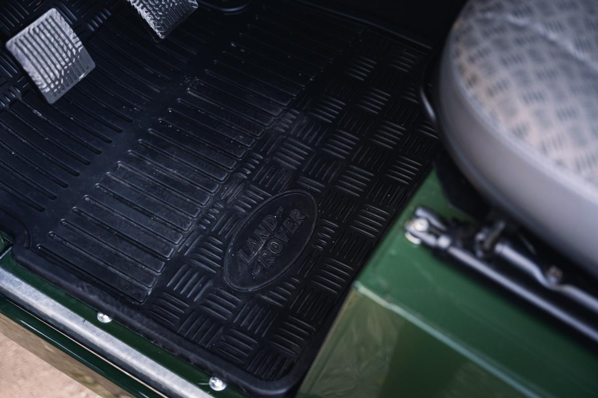 land-rover-defender-1995-diesel-2495cc