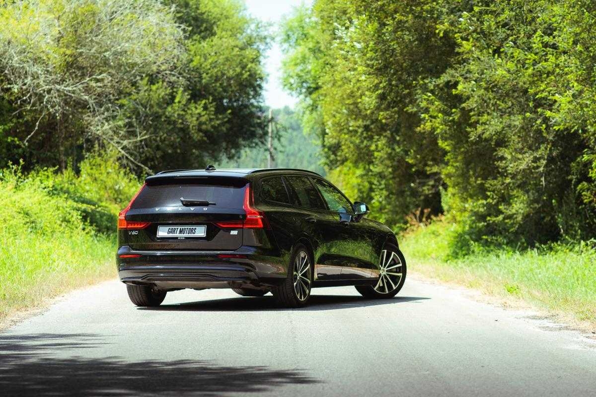 volvo-v60-2022-hibrido-a-gasolina-1969cc