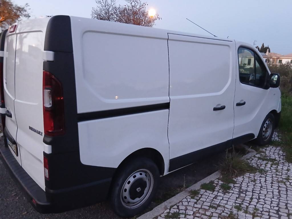 renault-trafic-2018-diesel-0cc