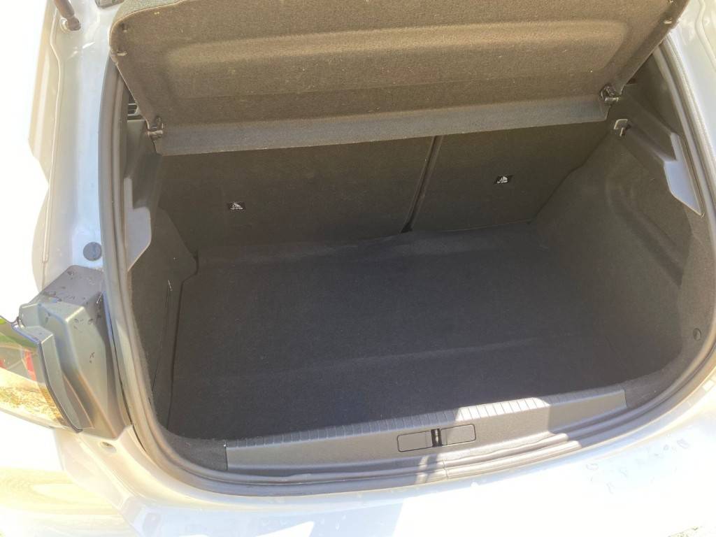 peugeot-208-2023-gasolina-0cc