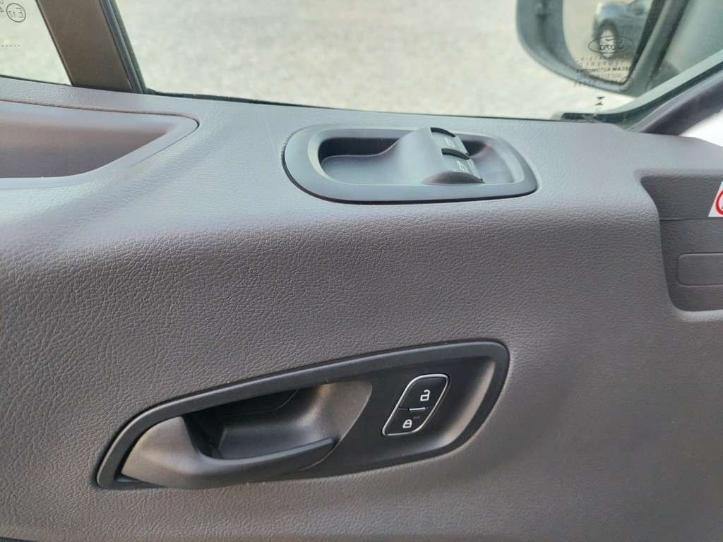 ford-transit-2023-diesel-0cc
