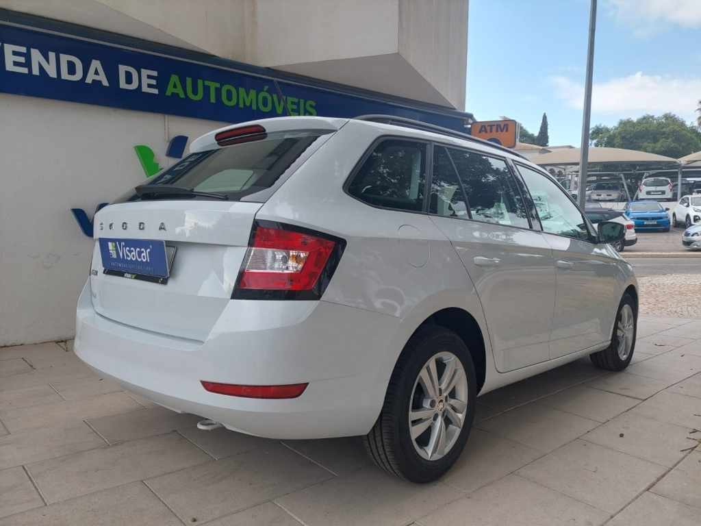 skoda-fabia-break-2022-gasolina-999cc