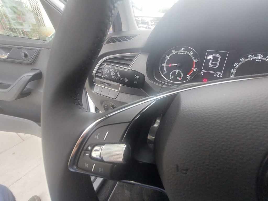 skoda-fabia-break-2022-gasolina-999cc
