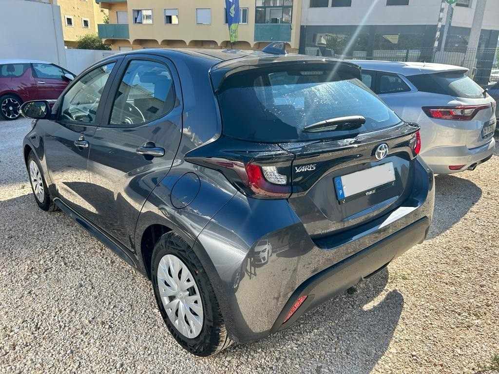 toyota-yaris-2023-gasolina-0cc