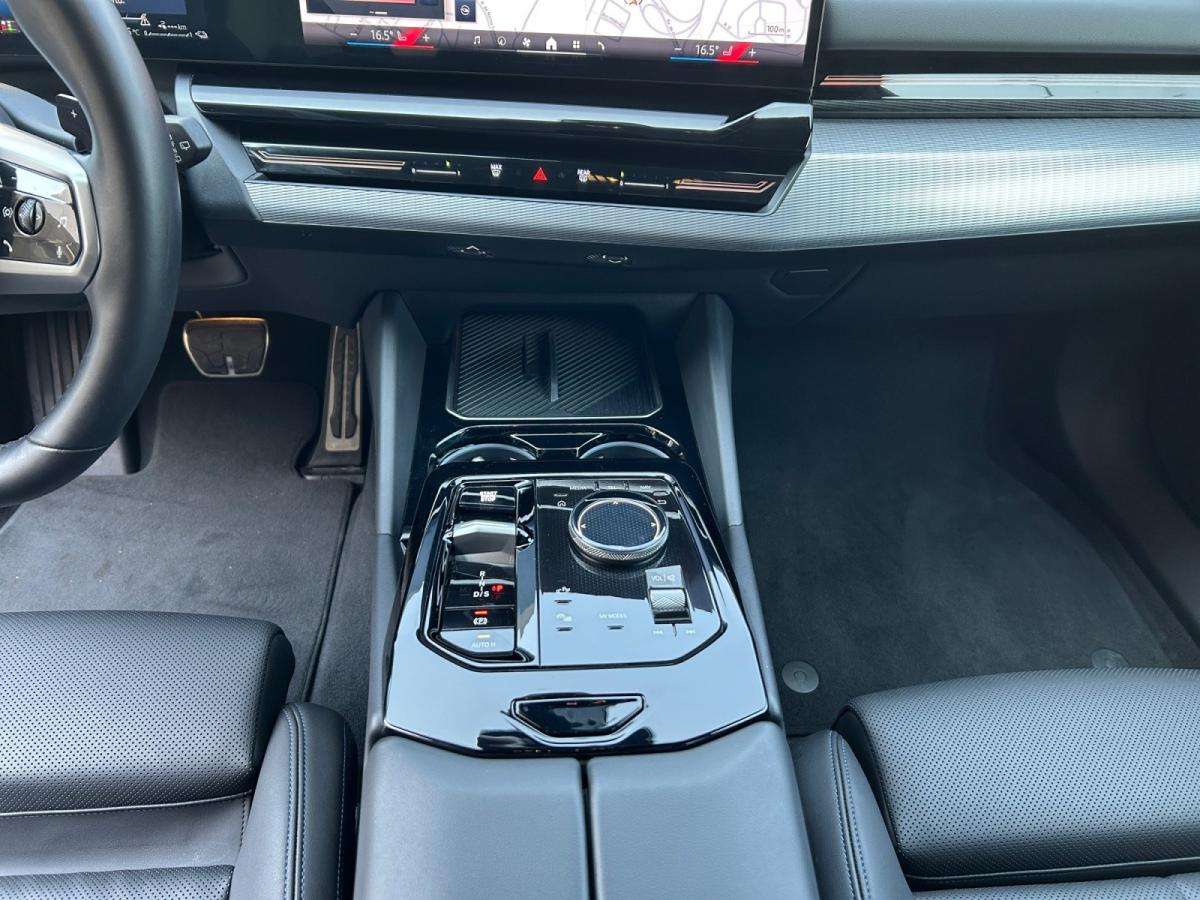 bmw-serie-5-2025-hibrido-a-gasolina-1998cc