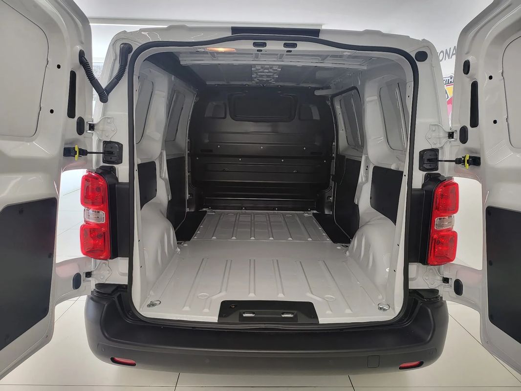 fiat-scudo-2023-diesel-1498cc