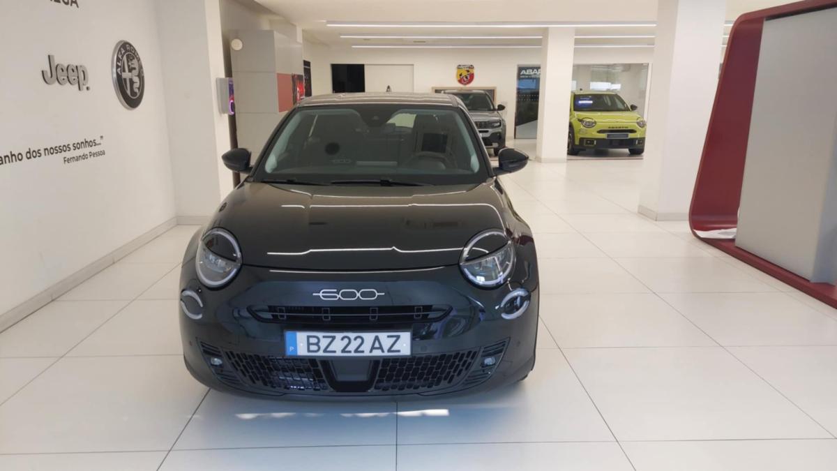 fiat-600-2025-hibrido-a-gasolina-1199cc