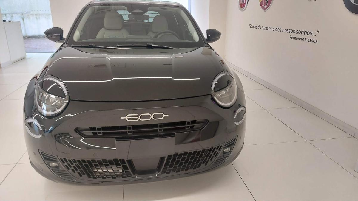 fiat-600-2026-gasolina-1199cc