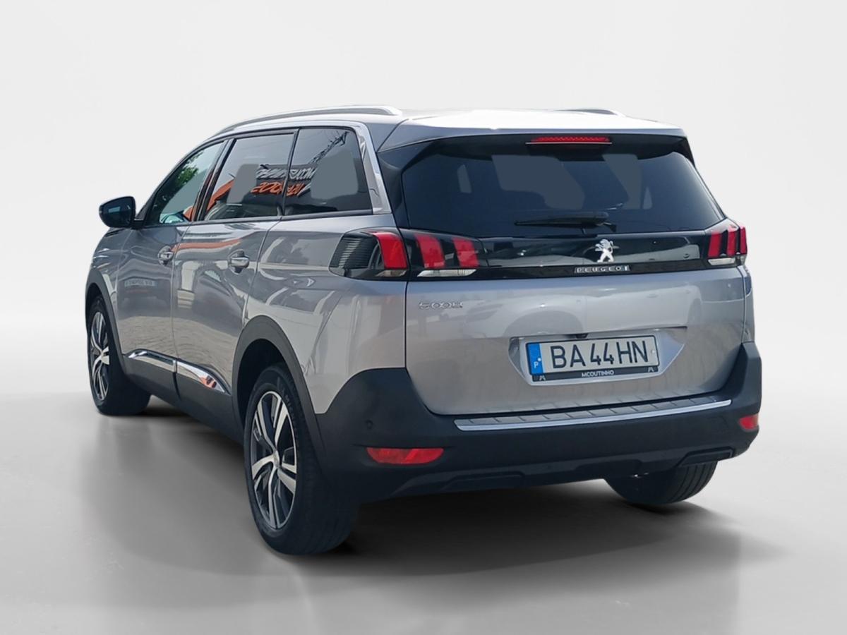 peugeot-5008-2023-gasolina-1199cc