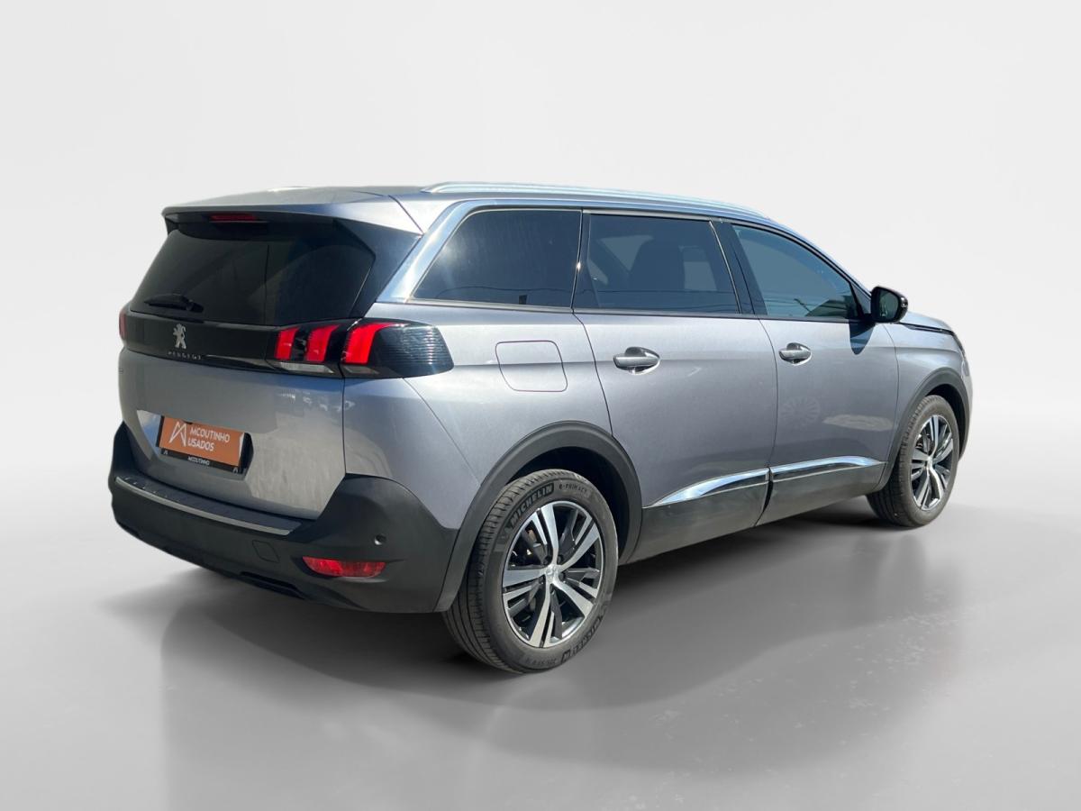 peugeot-5008-2023-gasolina-1199cc