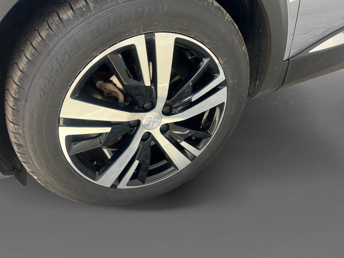 peugeot-5008-2023-gasolina-1199cc