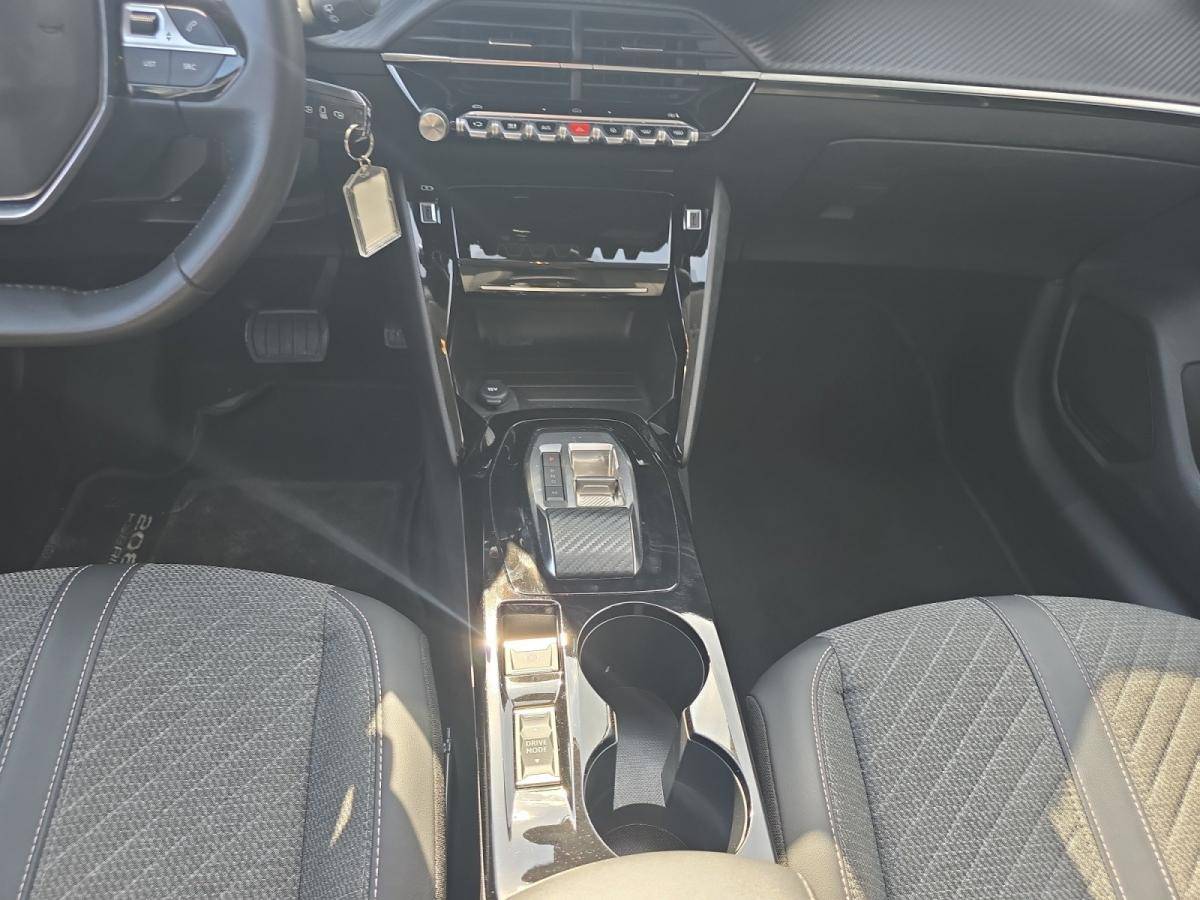 peugeot-208-2025-hibrido-a-gasolina-1199cc