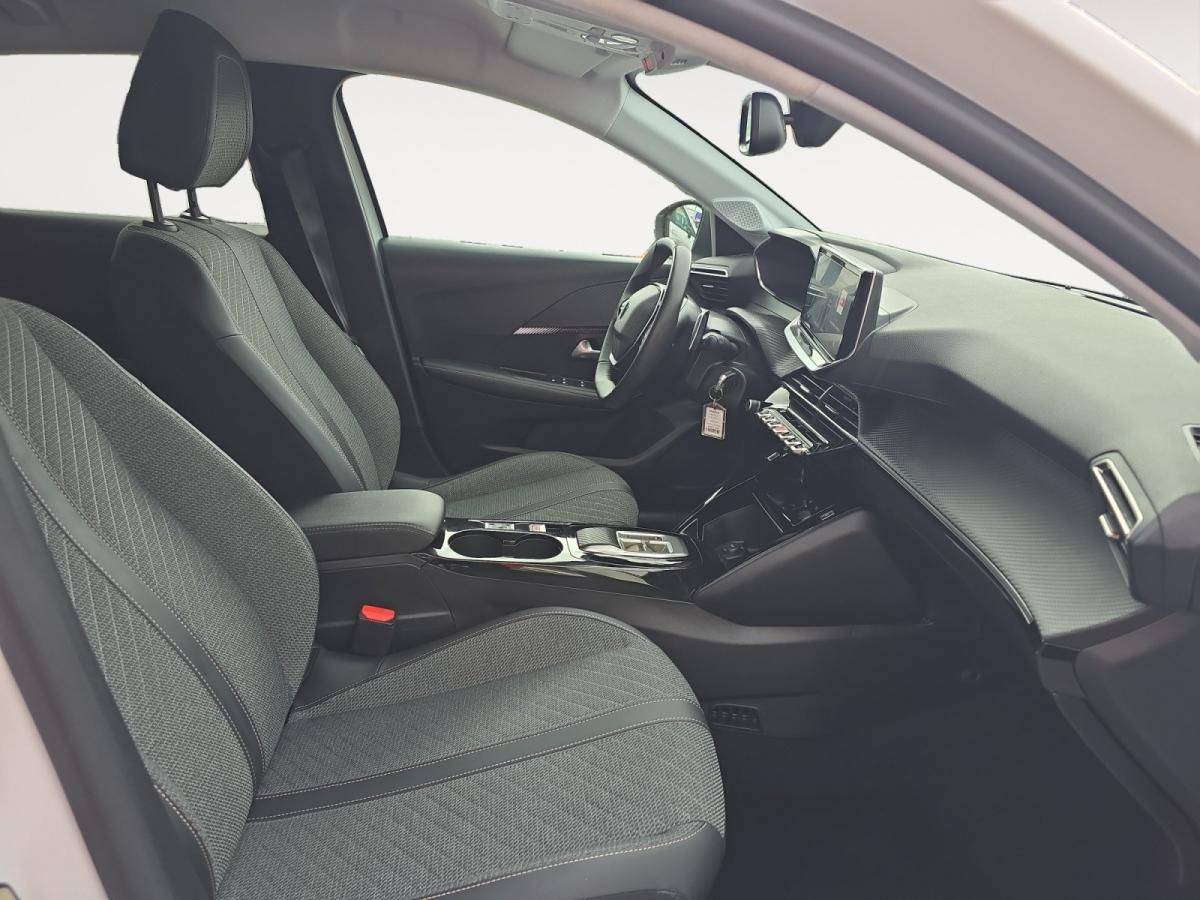 peugeot-208-2025-hibrido-a-gasolina-1199cc