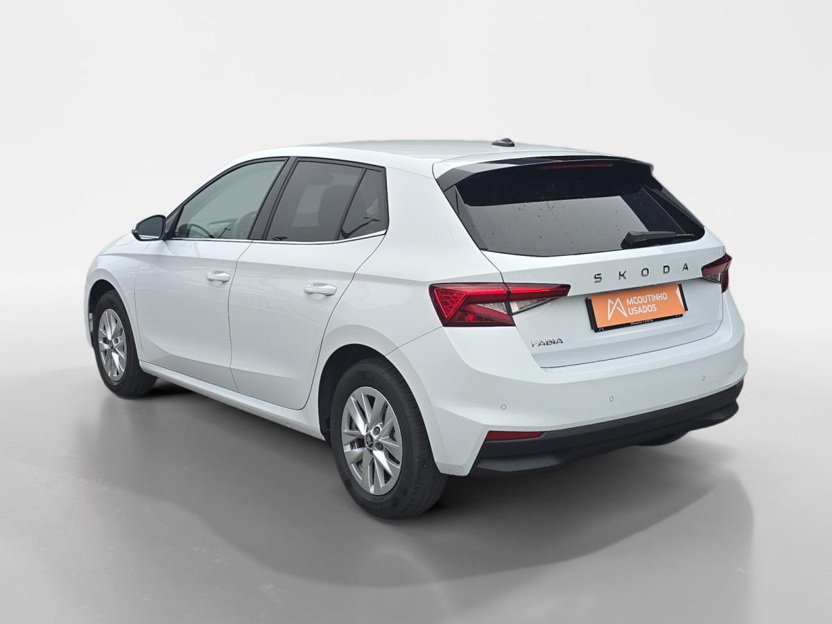 skoda-fabia-2025-gasolina-999cc