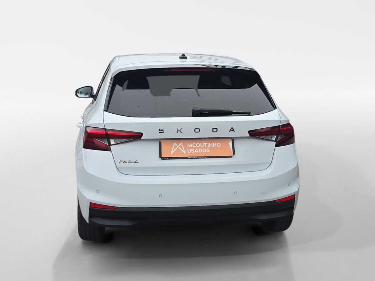skoda-fabia-2025-gasolina-999cc