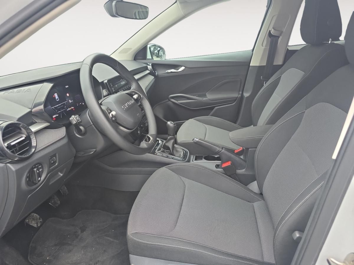 skoda-fabia-2025-gasolina-999cc