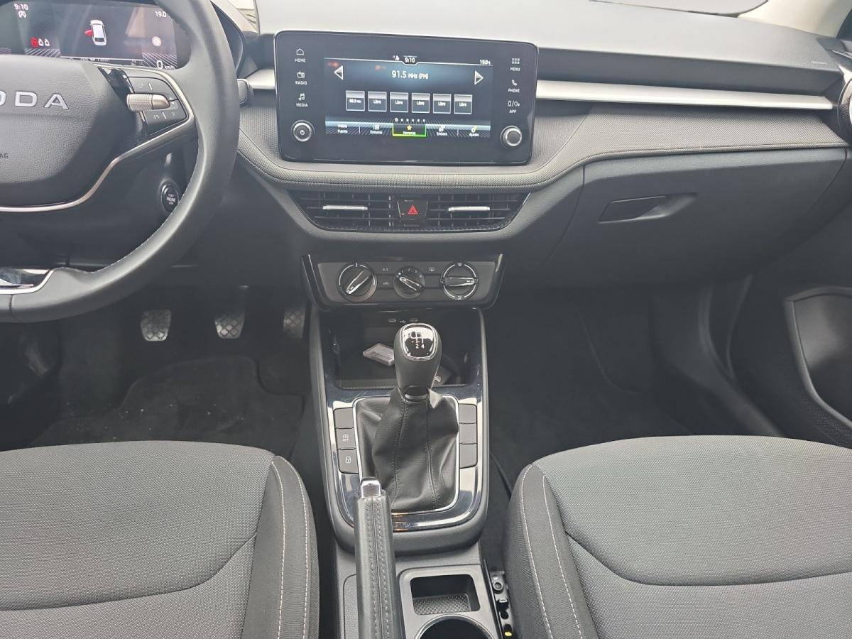 skoda-fabia-2025-gasolina-999cc