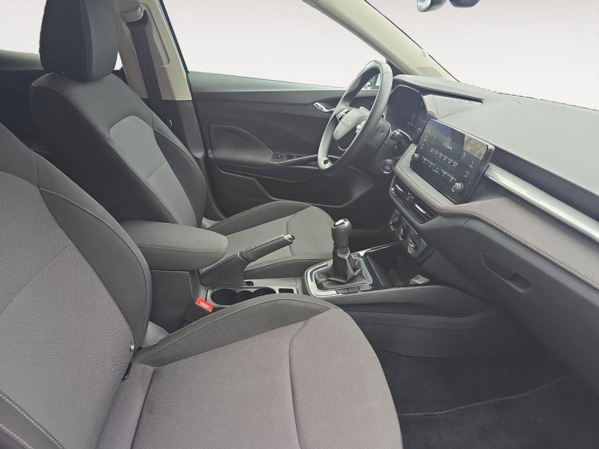 skoda-fabia-2025-gasolina-999cc