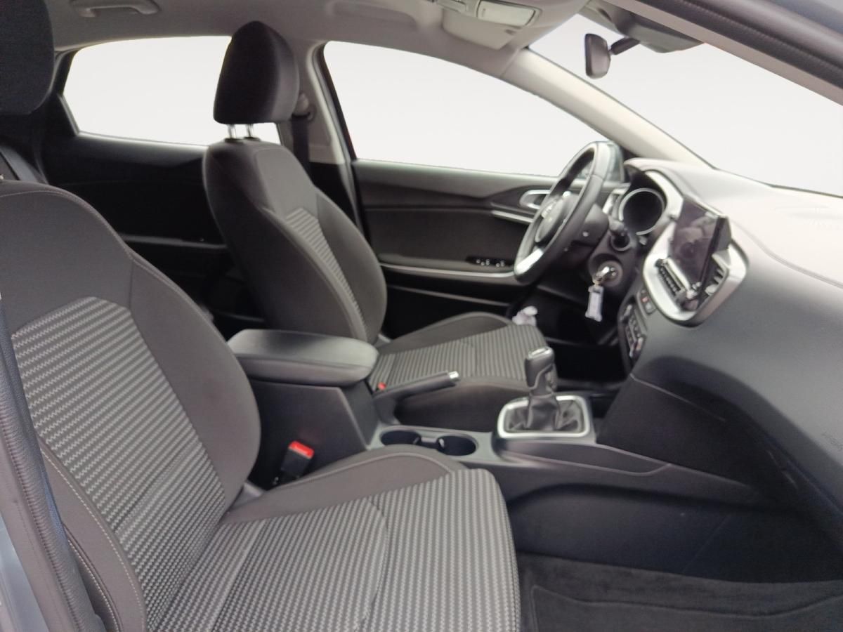 kia-xceed-2025-gasolina-998cc