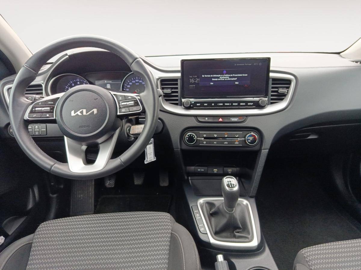 kia-xceed-2025-gasolina-998cc