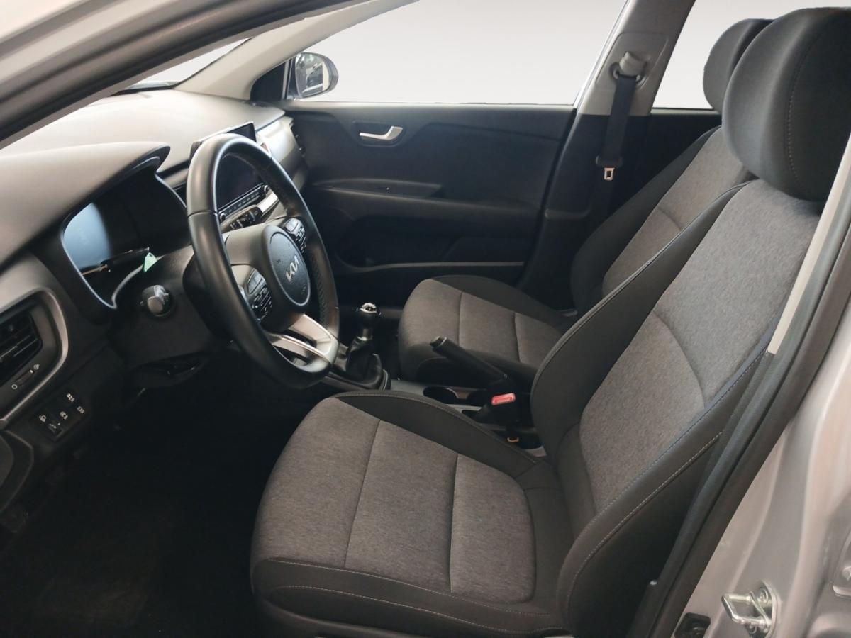 kia-stonic-2025-gasolina-1197cc