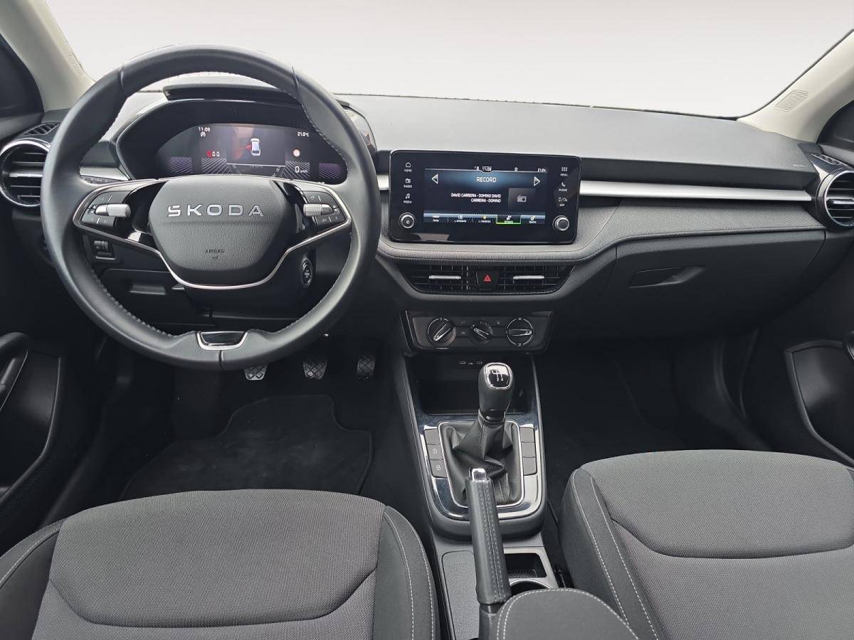 skoda-fabia-2025-gasolina-999cc