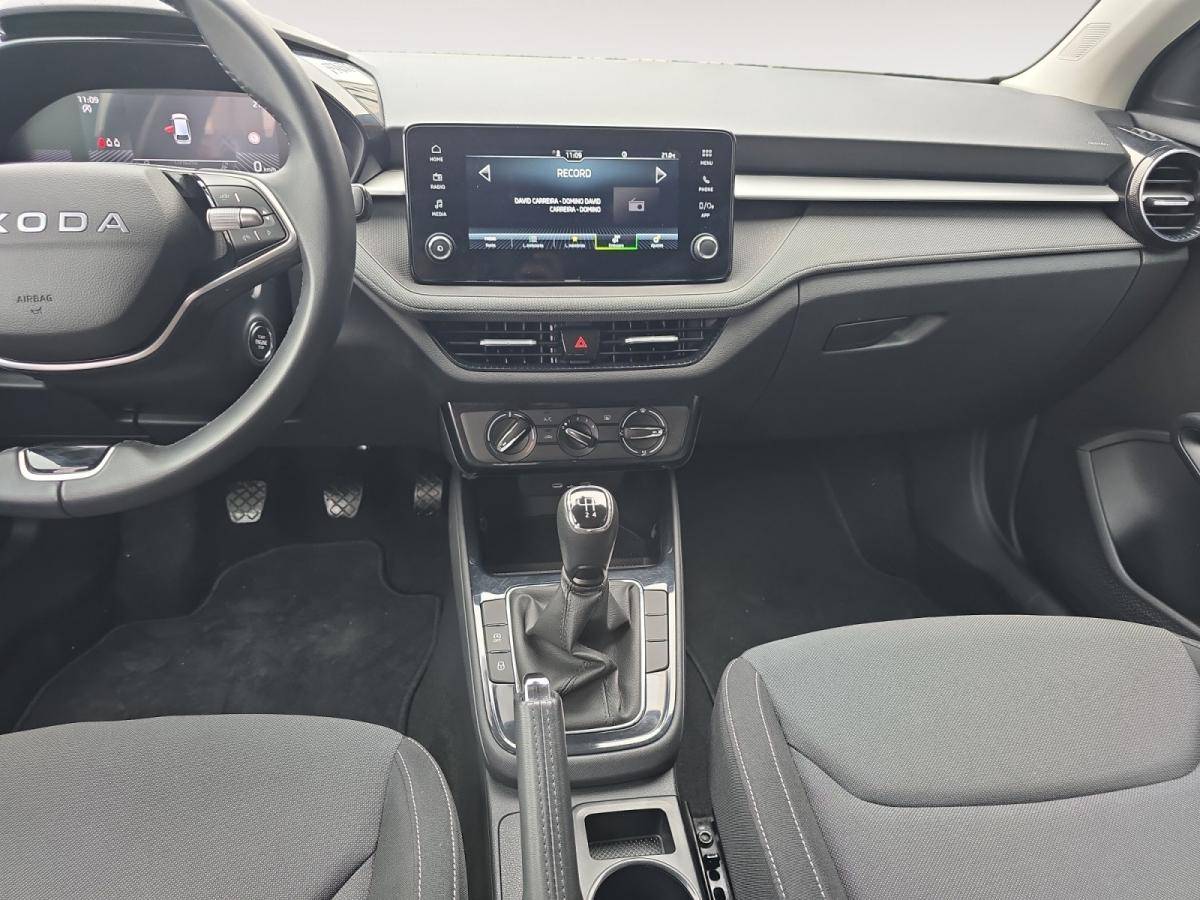 skoda-fabia-2025-gasolina-999cc