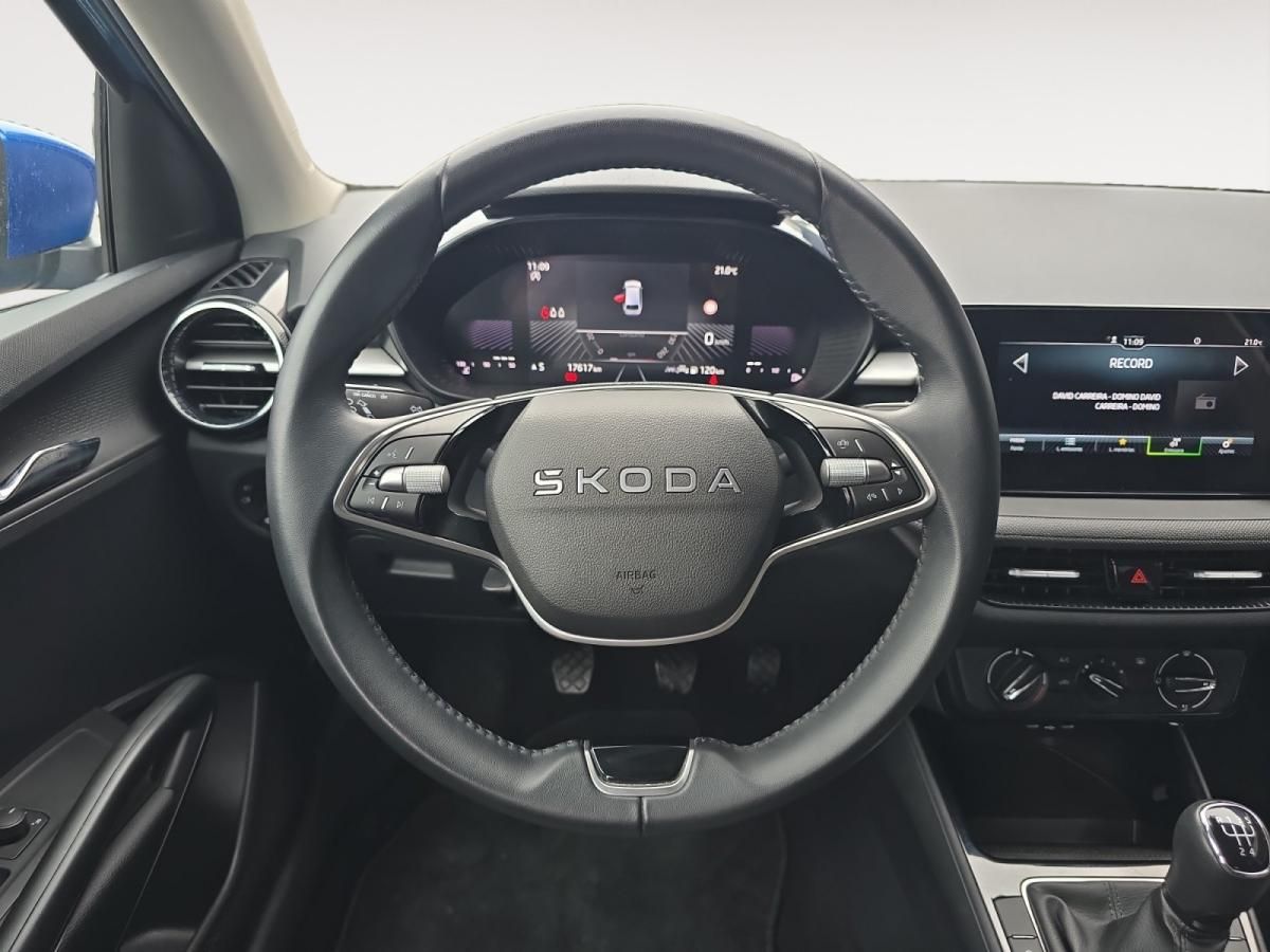 skoda-fabia-2025-gasolina-999cc