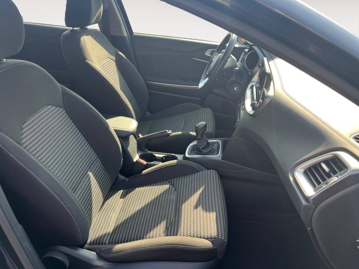kia-xceed-2025-gasolina-998cc